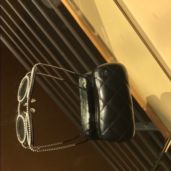 Chanel sunglasses new with defect - Picture 4 of 7